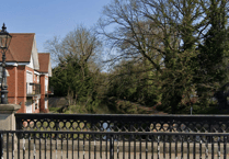 Man exposes himself in broad daylight on Basingstoke Canal path in Woking