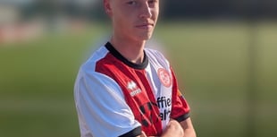 Woking's under-17s hold league leaders Kingstonian to draw