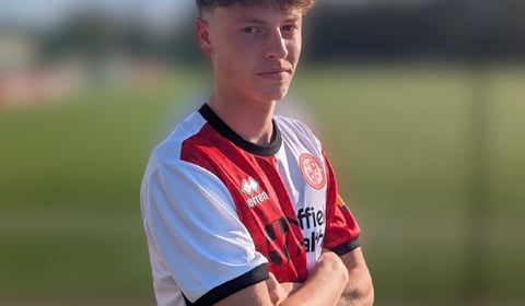 Woking's under-17s hold league leaders Kingstonian to draw