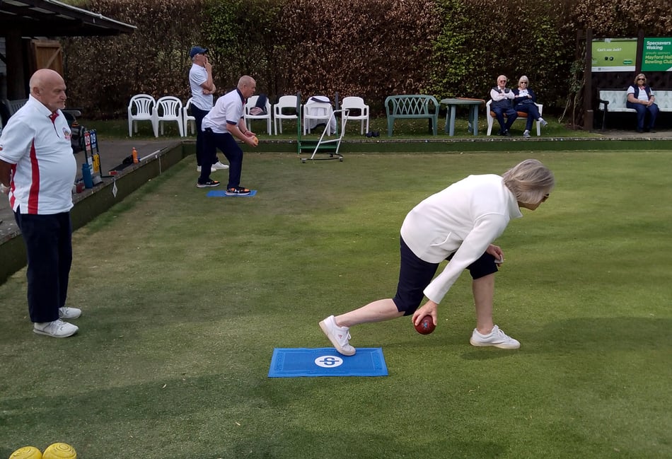 Mayford Hall beat Addlestone Victory Park