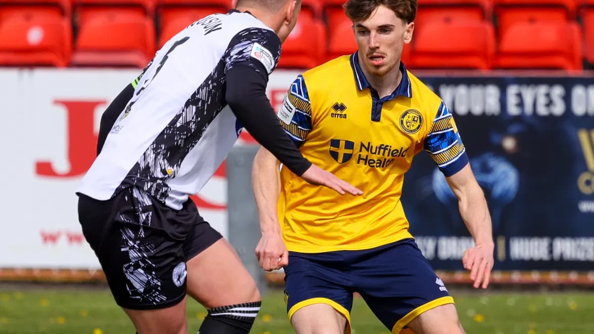 Woking manager Jermain Defoe extends unbeaten start with impressive win ...
