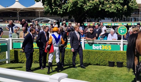 Raaheeb impresses at Sandown Park’s Flat season opener