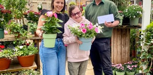 Squire's makes community award to help Dramatize