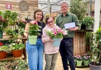 Squire's makes community award to help Dramatize