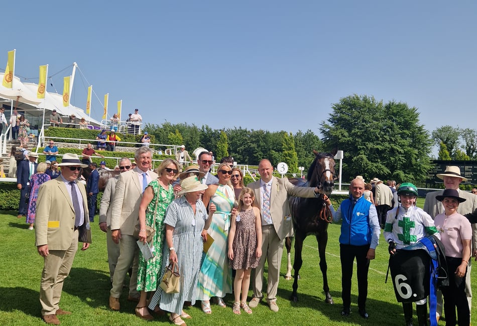 Peter Moore horse racing column: Almaqam wins Tattersalls Gold Cup