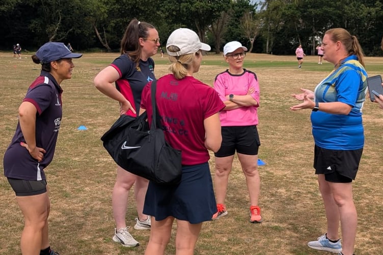 A captains' meeting was held before the start of the festival