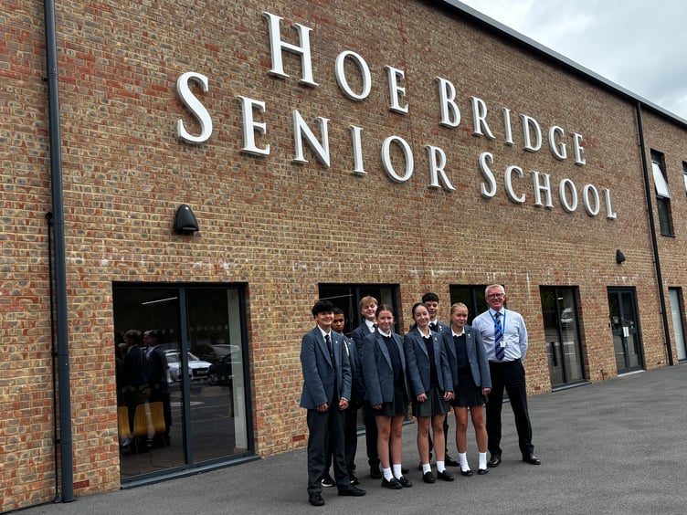 Hoe Bridge School exterior
